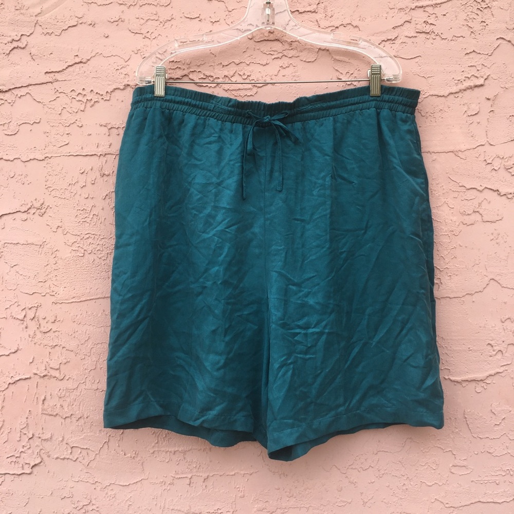 Vintage Karen Kane Bermuda Pleated Shorts